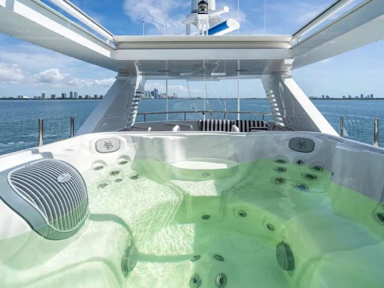 Yacht charter Miami cheap THE PRESTIGE