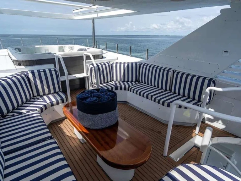Luxury Yacht rental in Miami - Broward THE PRESTIGE