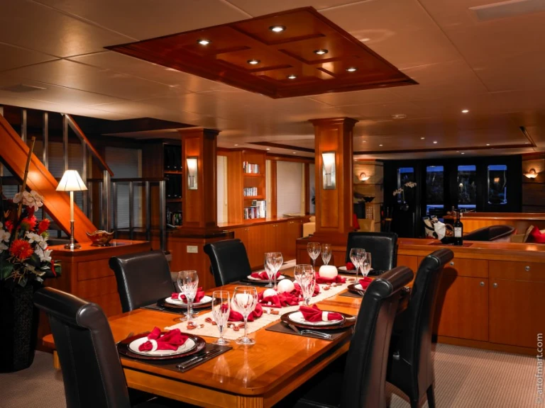 Luxury Yacht rental with or without captain Delta Marine Bahamas
