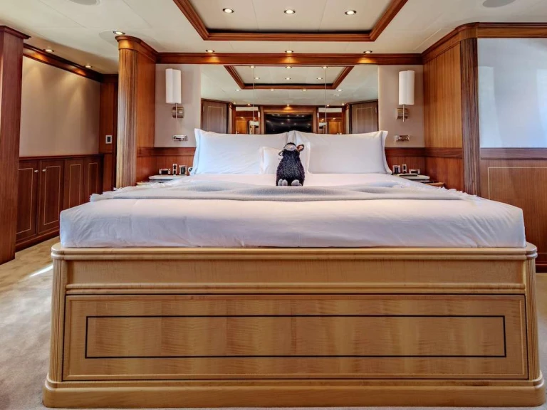 Luxury Yacht rental with or without captain Palmer Johnson Saint Thomas Island