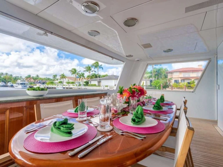 Luxury Yacht rental with or without captain Christensen Montauk