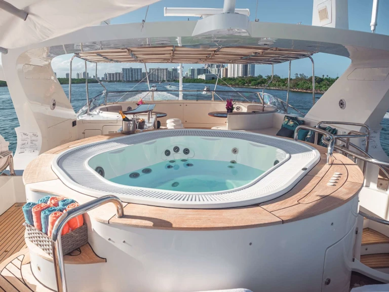 Luxury Yacht rental with or without captain Benetti Sint Maarten
