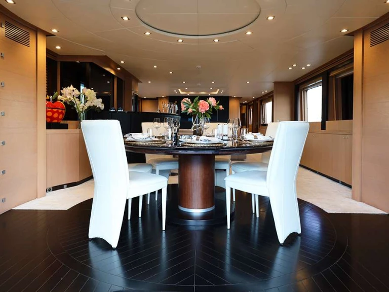 Luxury Yacht rental in Balearic Islands - ISA, RODRIGUEZ GROUP ITALY YCM 120