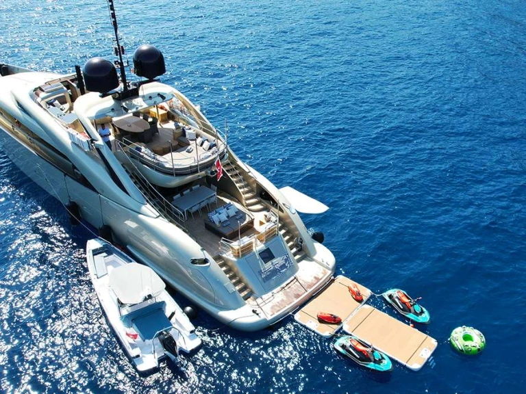Boat rental ISA, RODRIGUEZ GROUP ITALY YCM 120 in Balearic Islands on Samboat