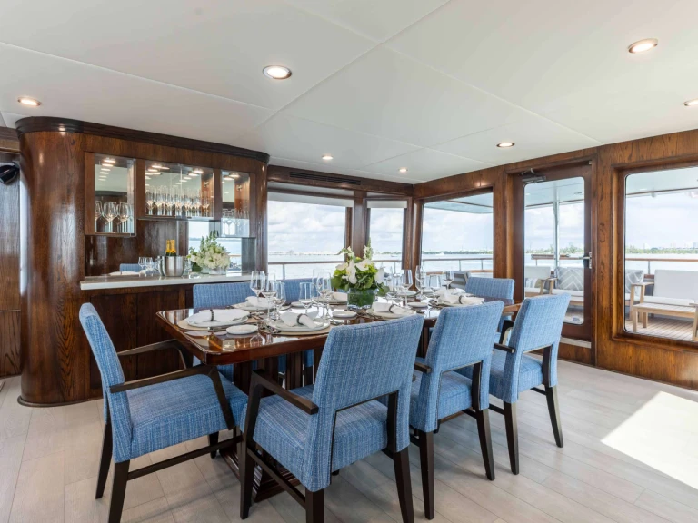 Luxury Yacht for rent Bahamas at the best price