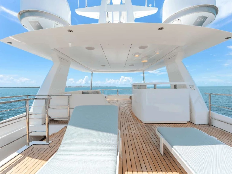 Boat rental Azimut Tycoon in Miami on Samboat
