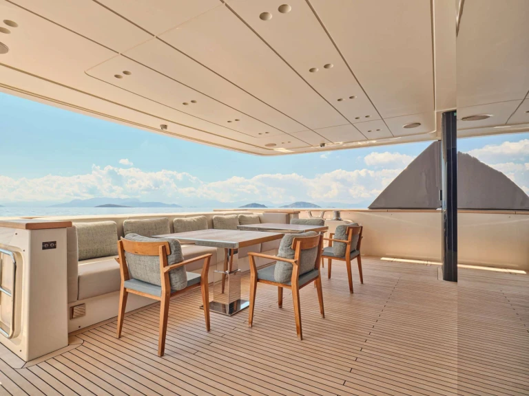 Luxury Yacht rental with or without captain San Lorenzo Piraeus