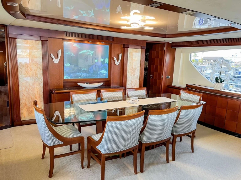 Yacht charter Atlantic Highlands cheap VIVERE