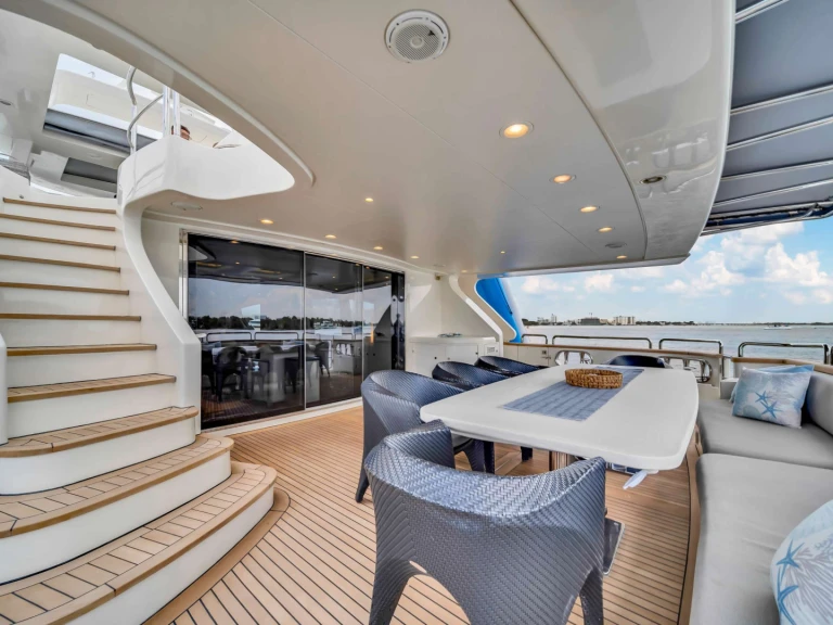 Luxury Yacht rental with or without captain Azimut Miami