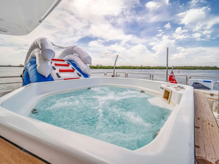 Bareboat Rental Luxury Yacht Azimut with a boat licence