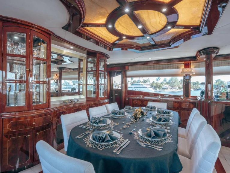 Bareboat Rental Luxury Yacht Lazzara with a boat licence