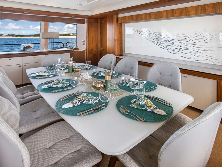 Boat rental Sunseeker EVEREAST in Cannes on Samboat