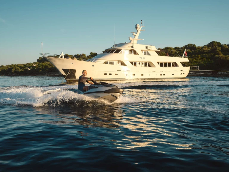 Luxury Yacht for rent Trogir at the best price