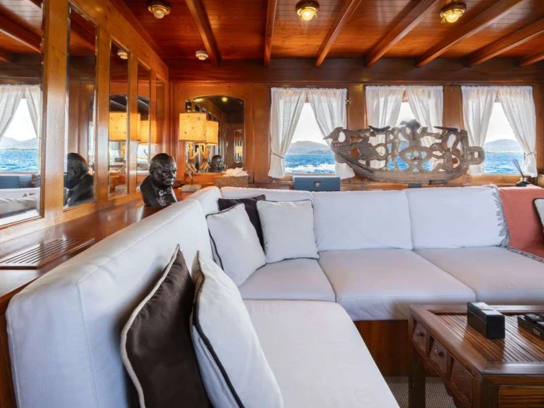 Bareboat Rental Luxury Yacht  with a boat licence