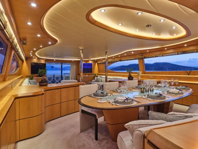 Luxury Yacht rental in Greece - Maiora ANASA