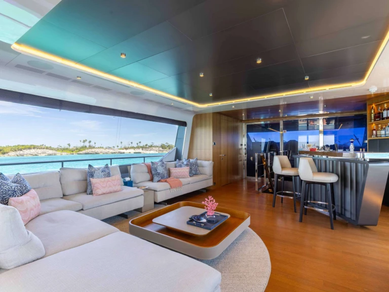 Bareboat Rental Luxury Yacht Ocean alexander with a boat licence