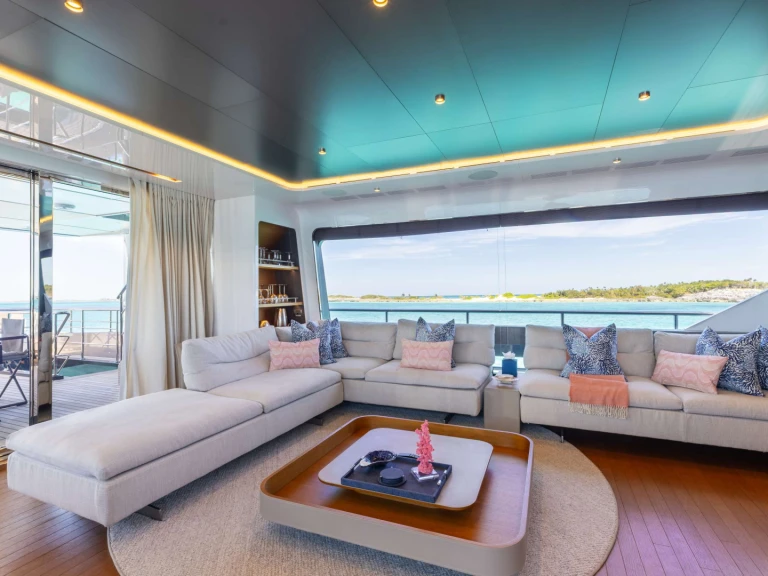 Luxury Yacht for rent Bahamas at the best price