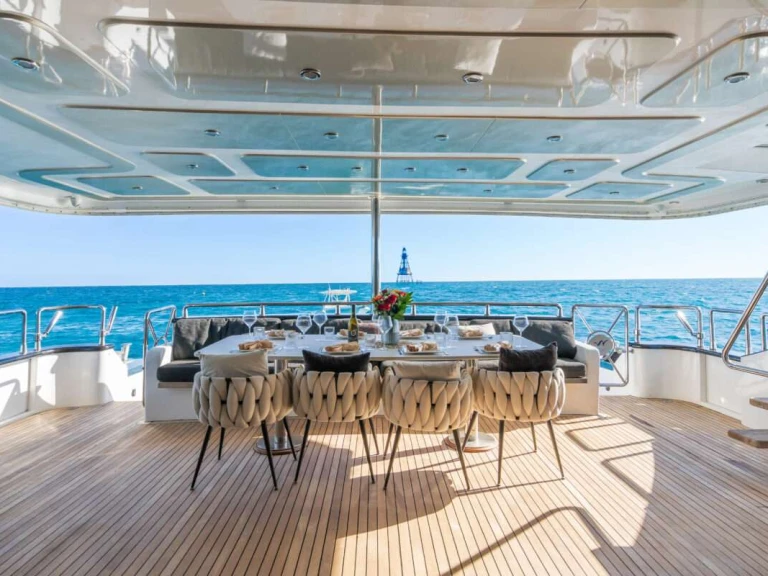 Luxury Yacht rental in Aventura - Custom PRIVILEGE