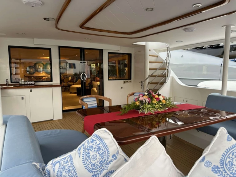 Luxury Yacht for rent New England at the best price