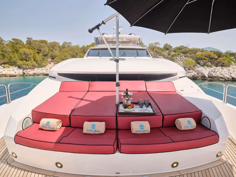 Sunseeker WHITE PEARL I charter bareboat or captained in  Athens