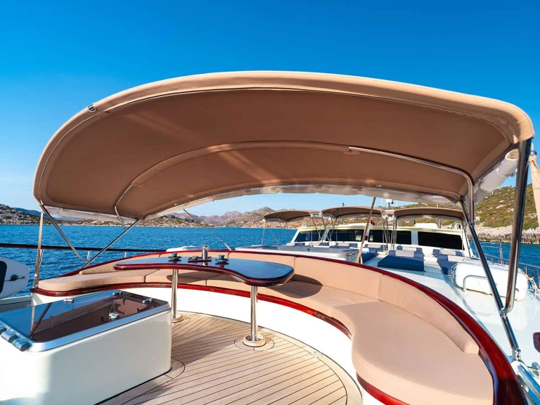 Luxury Yacht for rent Göcek at the best price