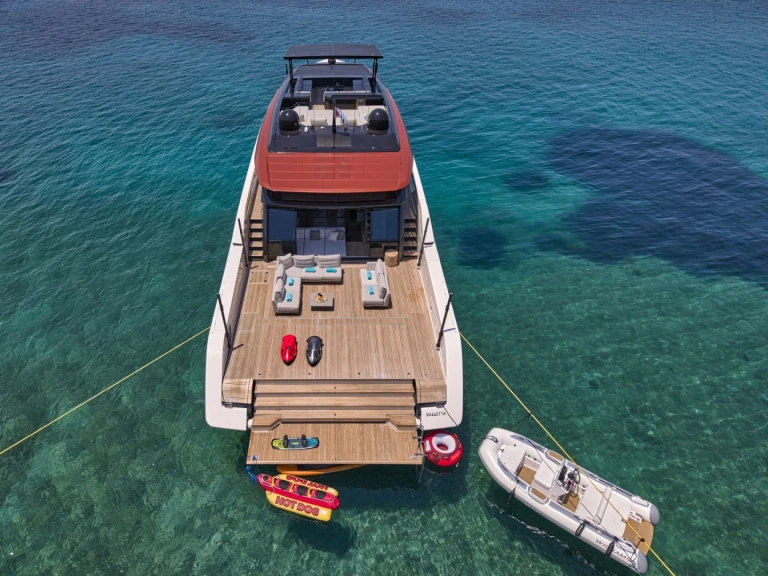 Bareboat Rental Luxury Yacht San Lorenzo with a boat licence