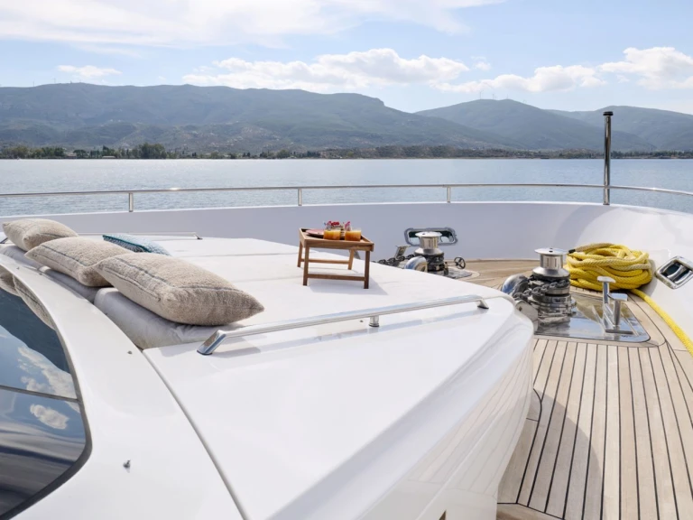 Luxury Yacht for rent Athens at the best price