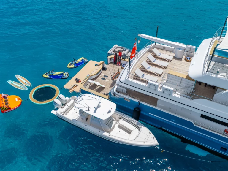 Bareboat Rental Luxury Yacht Cantiere delle Marche with a boat licence