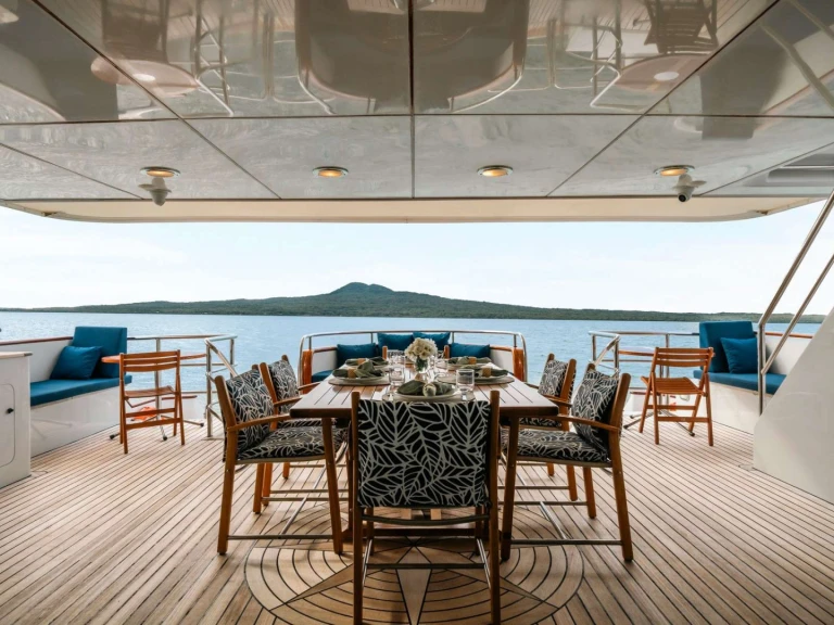 Luxury Yacht rental in Auckland - Johnson PACIFIC MERMAID