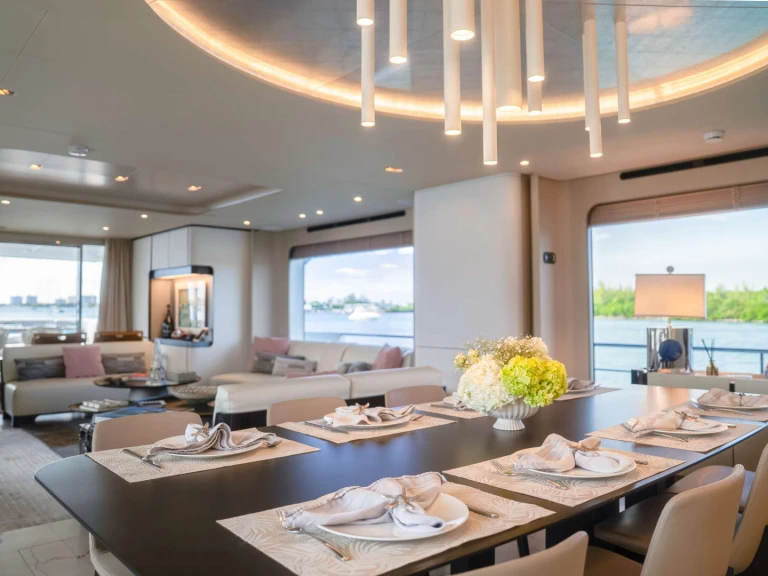 Boat rental Azimut ALEGRIA in Miami on Samboat