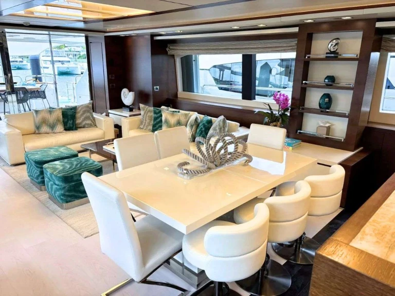 Boat rental Azimut INSIEME in Nassau on Samboat