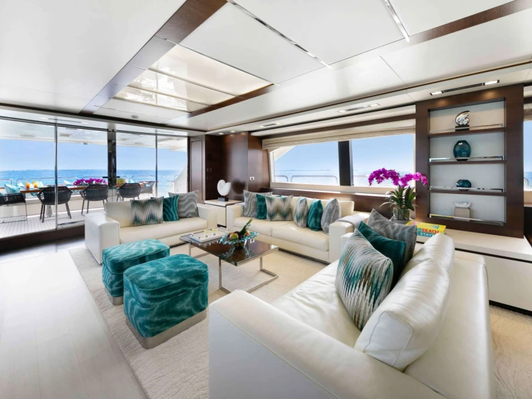 Luxury Yacht rental with or without captain Azimut Nassau