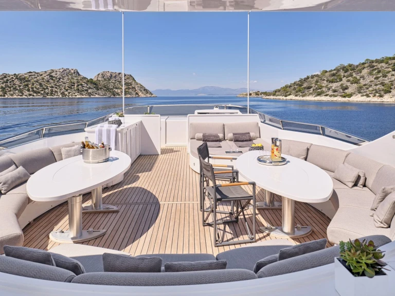 Luxury Yacht for rent Athens at the best price