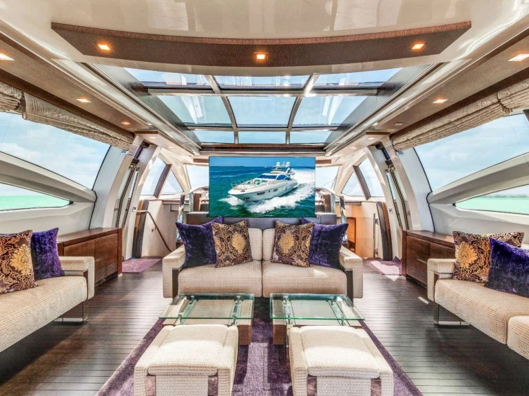 Yacht charter Miami cheap Scarlet