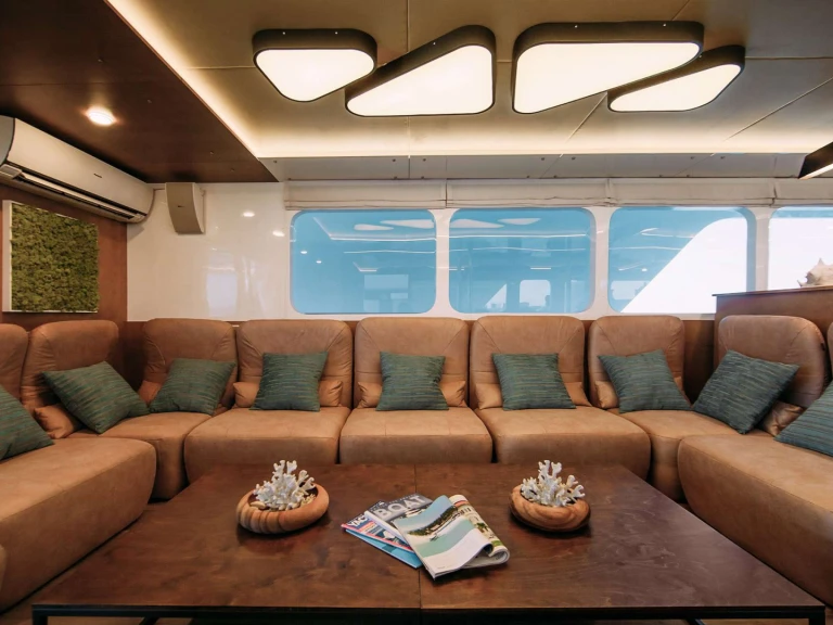  ALICE charter bareboat or captained in  Malé