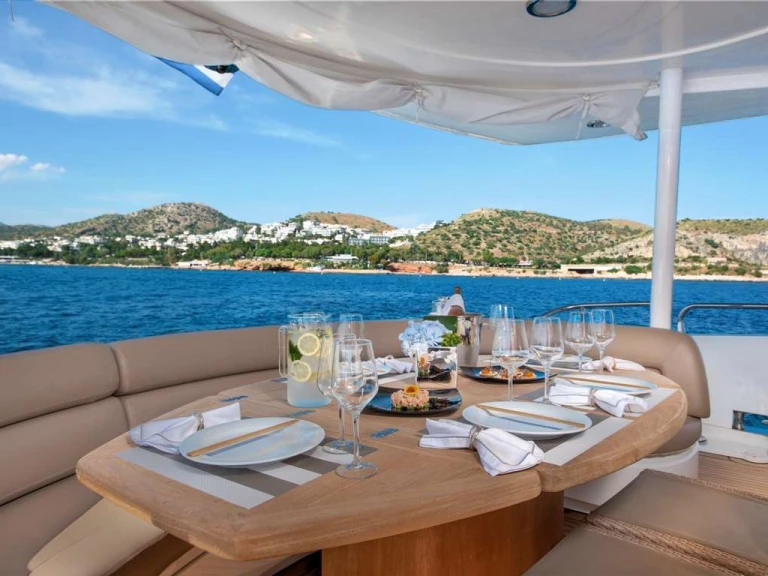 Bareboat Rental Luxury Yacht Sunseeker with a boat licence