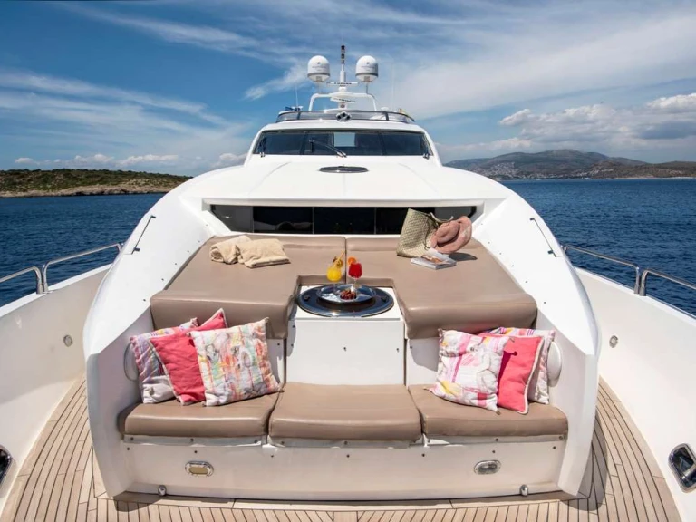 Luxury Yacht for rent Athens at the best price