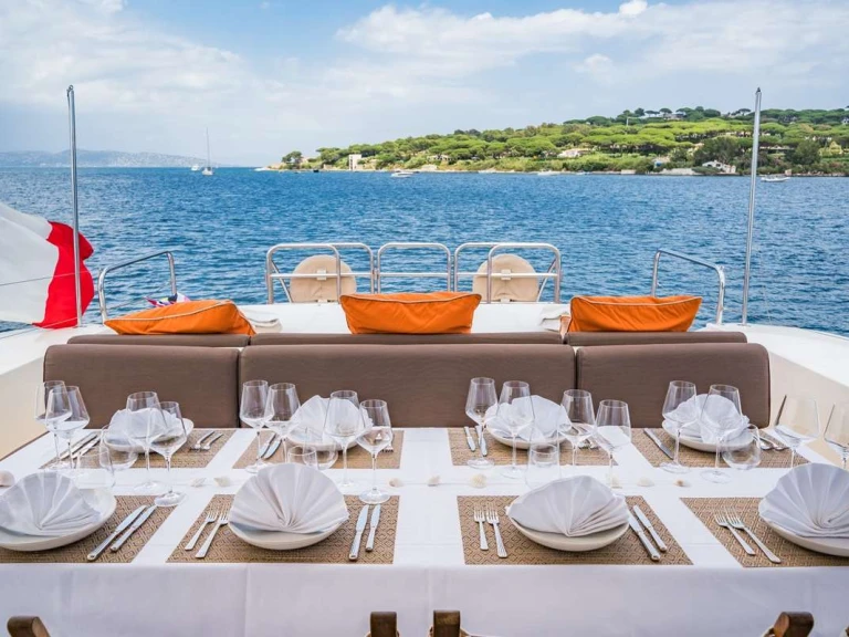 Yacht charter Port Grimaud cheap ECLAT