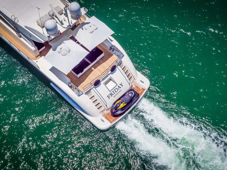 Bareboat Rental Luxury Yacht Cantieri Dell'Arno with a boat licence