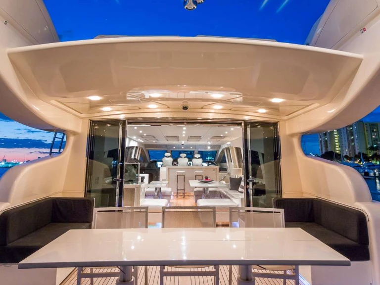 Luxury Yacht for rent Miami at the best price