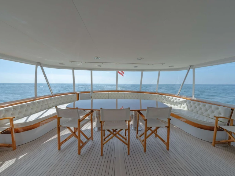 Luxury Yacht rental with or without captain Burger La Romana