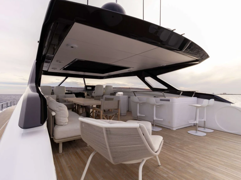 Yacht charter Nassau cheap KARMA