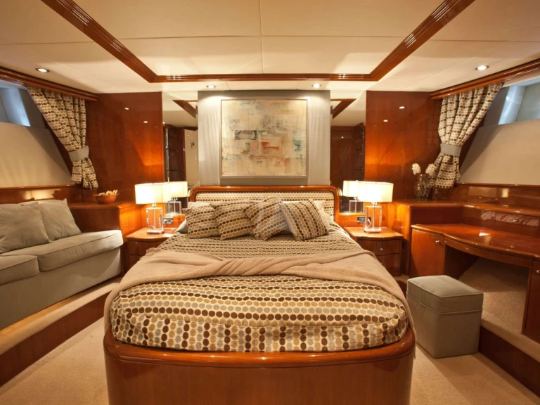 Luxury Yacht for rent La Paz at the best price