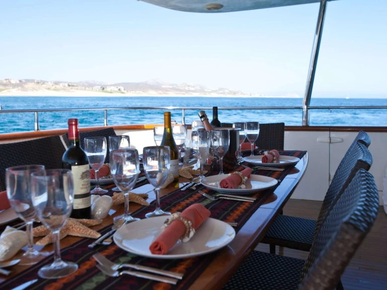 Azimut Super in La Paz on SamBoat