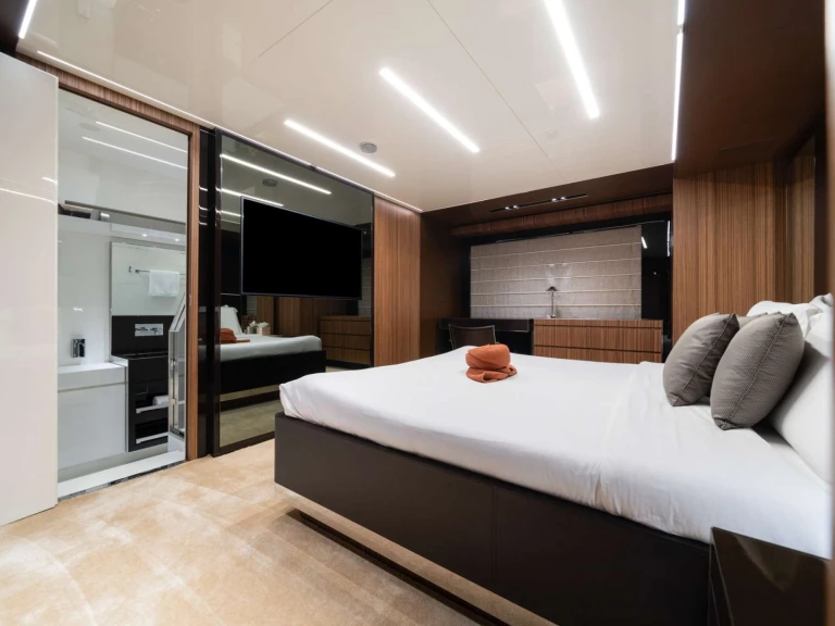 Yacht charter Antibes cheap HP6