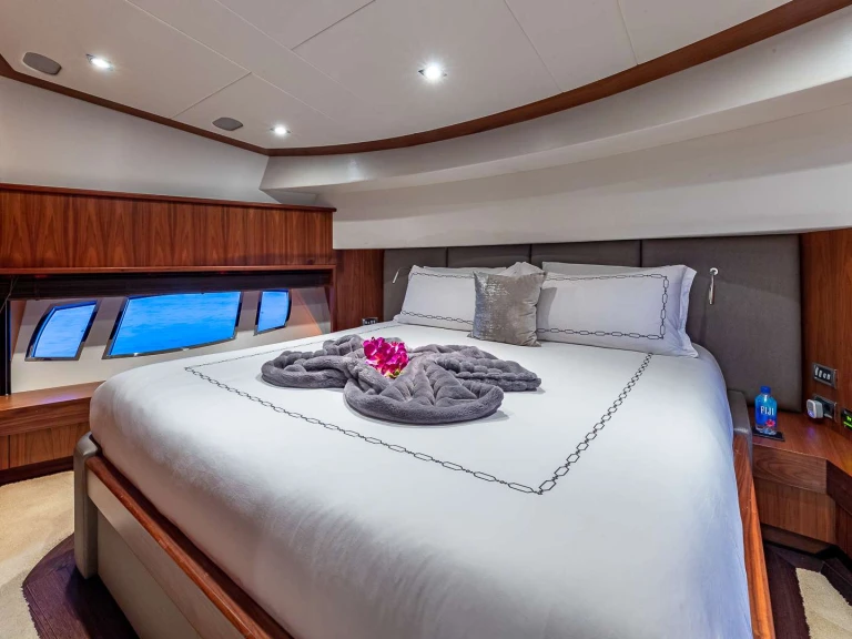 Sunseeker EMRYS charter bareboat or captained in  Nassau