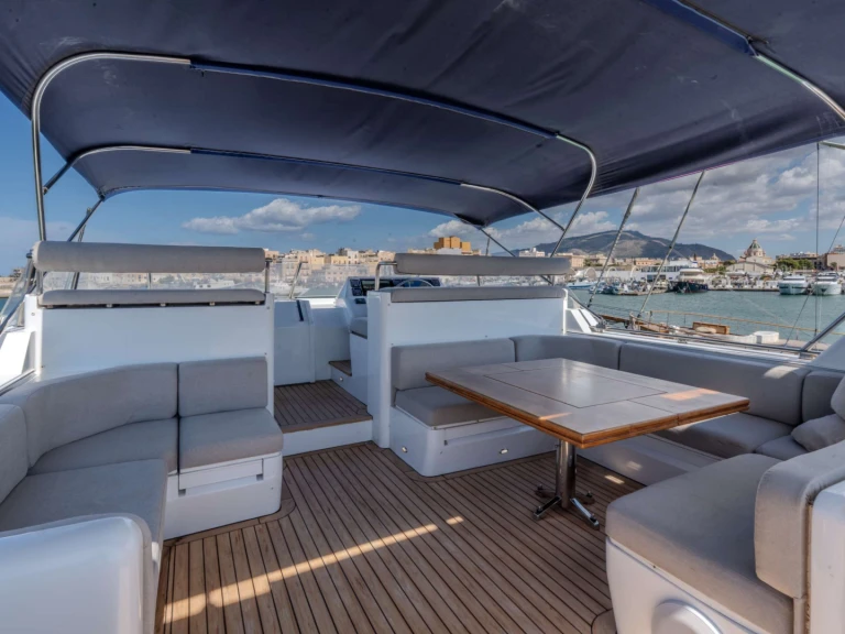 Boat rental DE VRIES CAMENA II in Olbia on Samboat