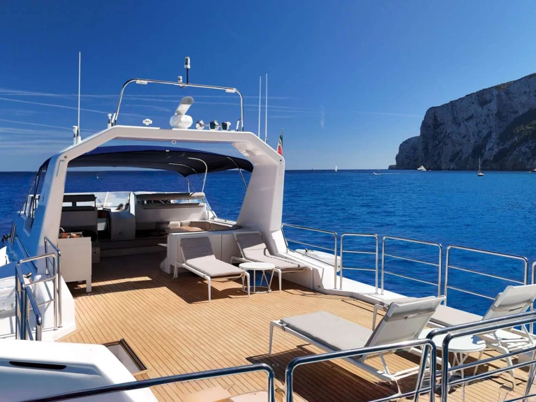 Luxury Yacht rental with or without captain DE VRIES Olbia