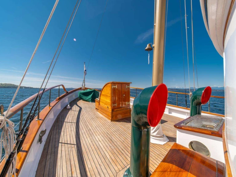 Luxury Yacht rental with or without captain Custom Seattle