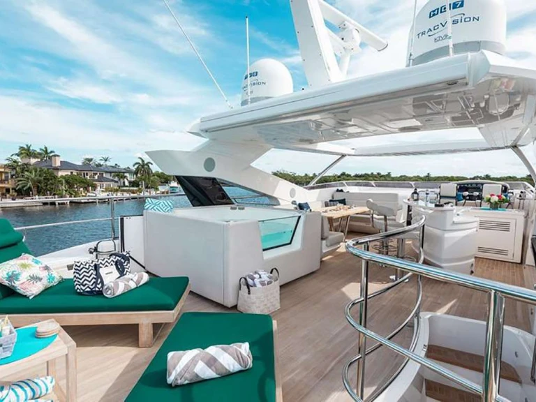Bareboat Rental Luxury Yacht Sunseeker with a boat licence
